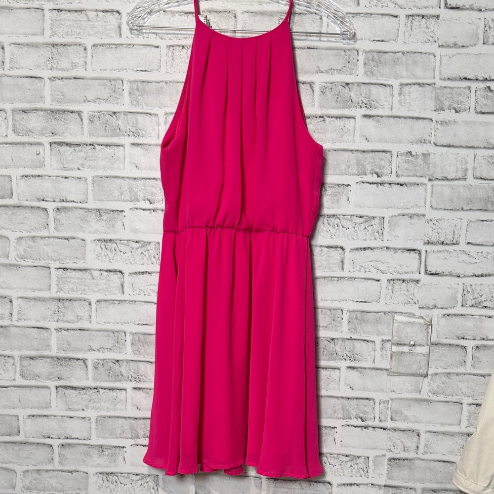 Lush Vivid Pink dress with spaghetti strap shoulders size M flowy‎